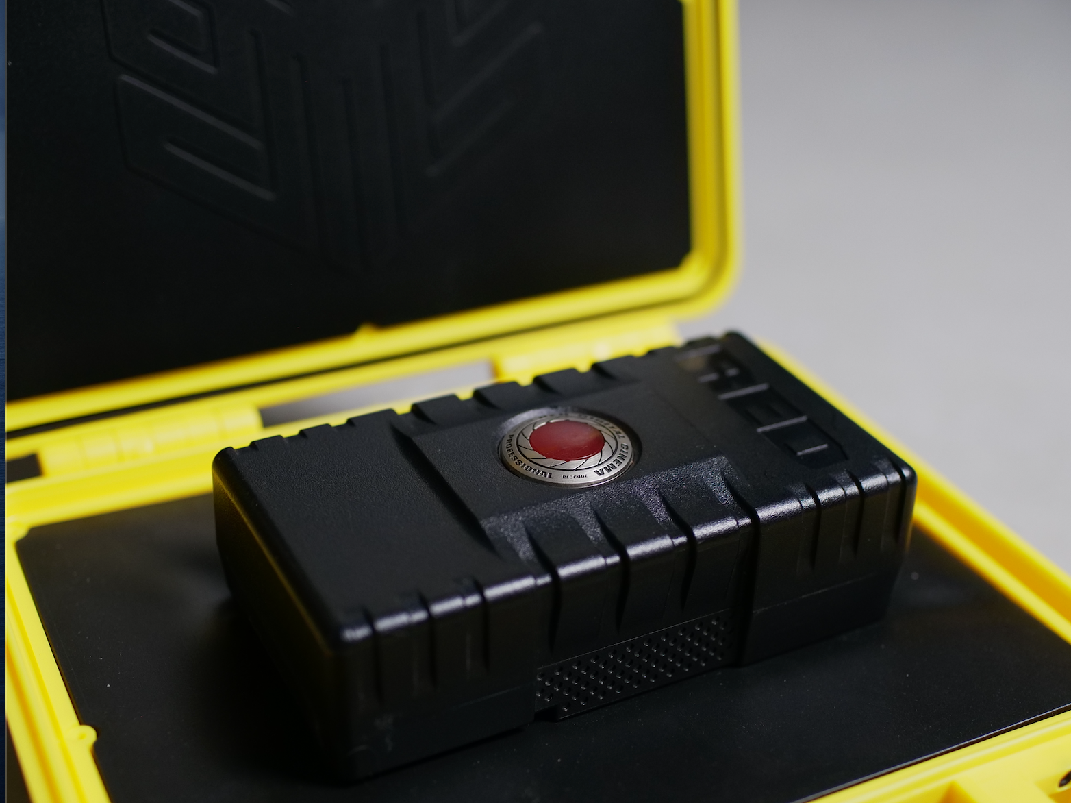 How does an adventure photographer use the Kraken Gamma Case?